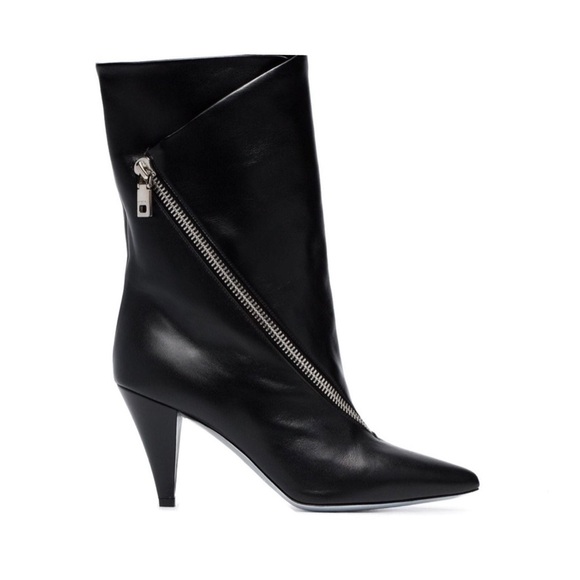 Givenchy Show Boots  Black Leather Pointed Toe Asymmetrical Zip Ankle NWOT - Picture 1 of 11